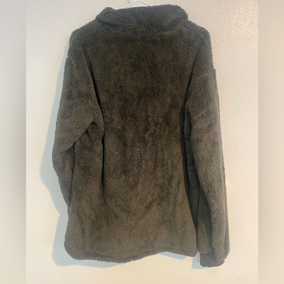 NWT Womans Lg Fuzzy pullover - Picture 2 of 2